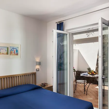 Hotel Grifo Charme & 4*
