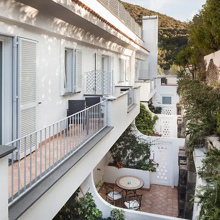 Grifo Charme & Hotel 4*