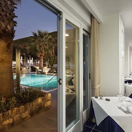 Hotel Grifo Charme &